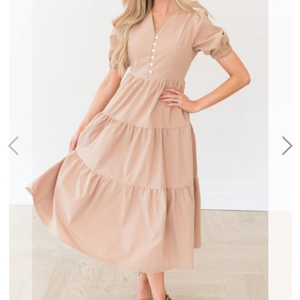 Neesees Dionne Midi Tiered Dress in Beige